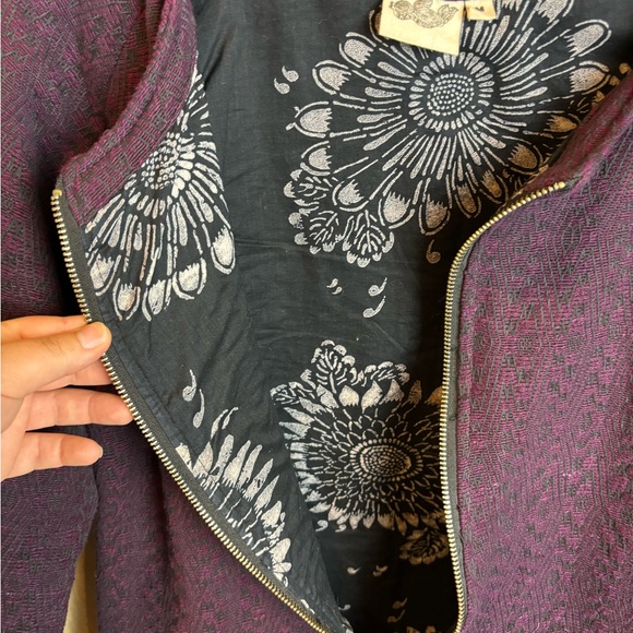 Ekadesma Burgundy Zip Up Jacquard Nepalese Jacket Medium - Picture 3 of 6